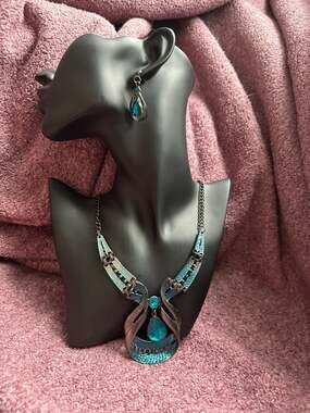 Gunmetal Tone Blue Textured Metal Statement Necklace and Matching Teardrop Earri